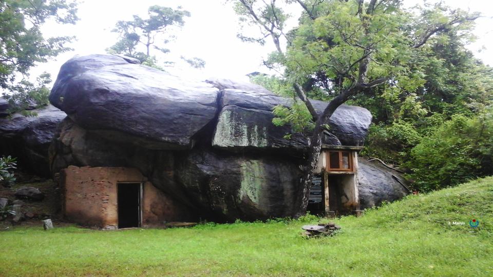 Punchi Sigiriya (Little sigiriya) Gonagolla - top destination in Sri Lanka